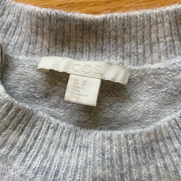 2/50$ COS soft grey sweater ๐ - Picture 2 of 4